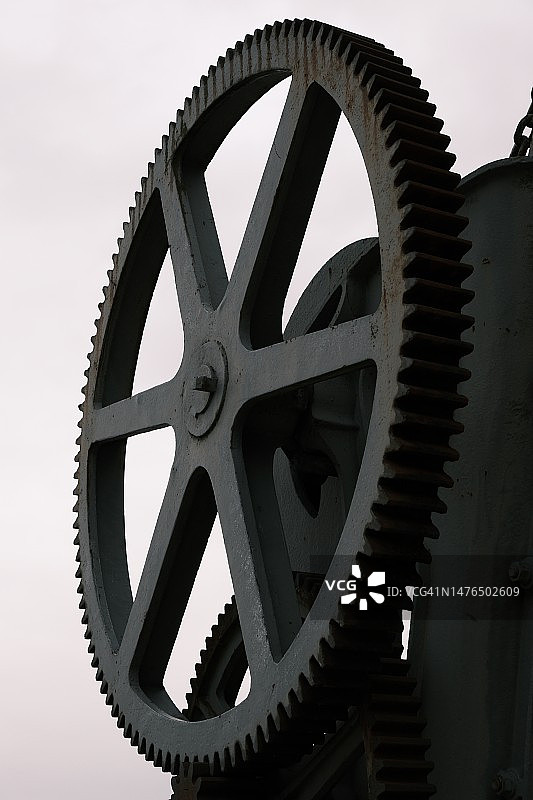 德国勃兰登堡法兰克福（奥德）老式装载起重机上的齿轮机构图片素材