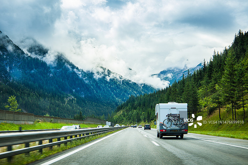 奥地利阿尔卑斯山公路图片素材
