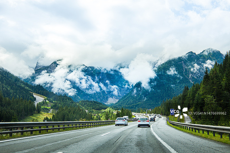 奥地利阿尔卑斯山公路图片素材