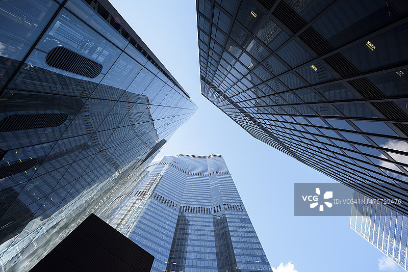 仰望伦敦现代金融建筑图片素材