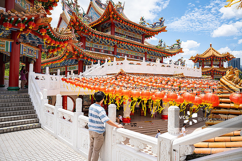 游客参观吉隆坡天后宫图片素材