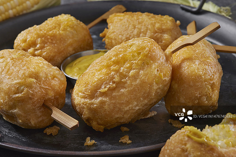 啤酒炸玉米图片素材