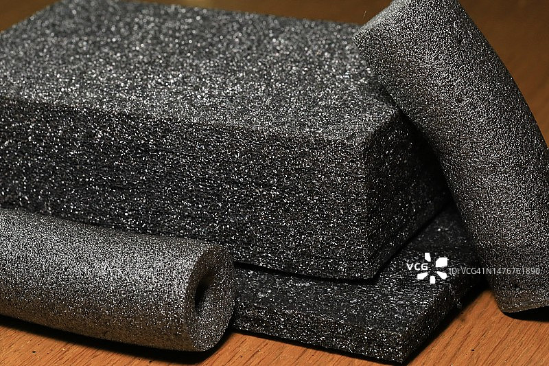 生产中使用的泡沫材料：聚氨酯泡沫图片素材