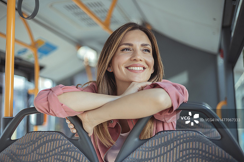 公共交通与通勤图片素材