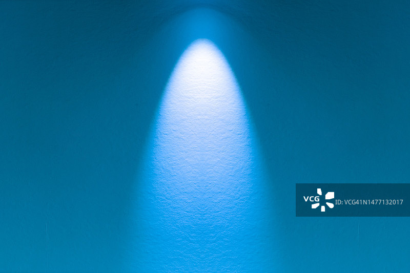 地板墙壁上的聚光灯光晕图片素材