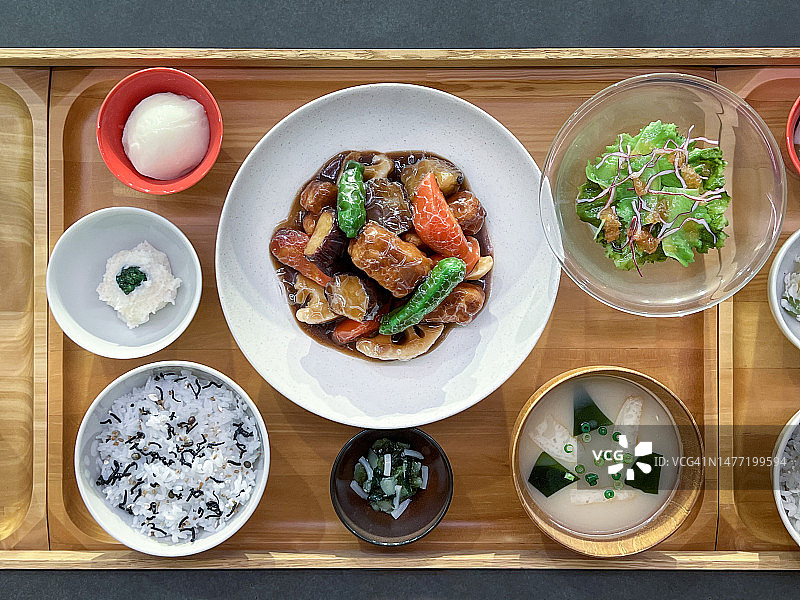 黑醋酱根类蔬菜炖鸡肉食品模型图片素材