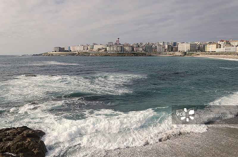 西班牙加利西亚自治区科鲁尼亚的奥尔桑和马塔德罗湾图片素材