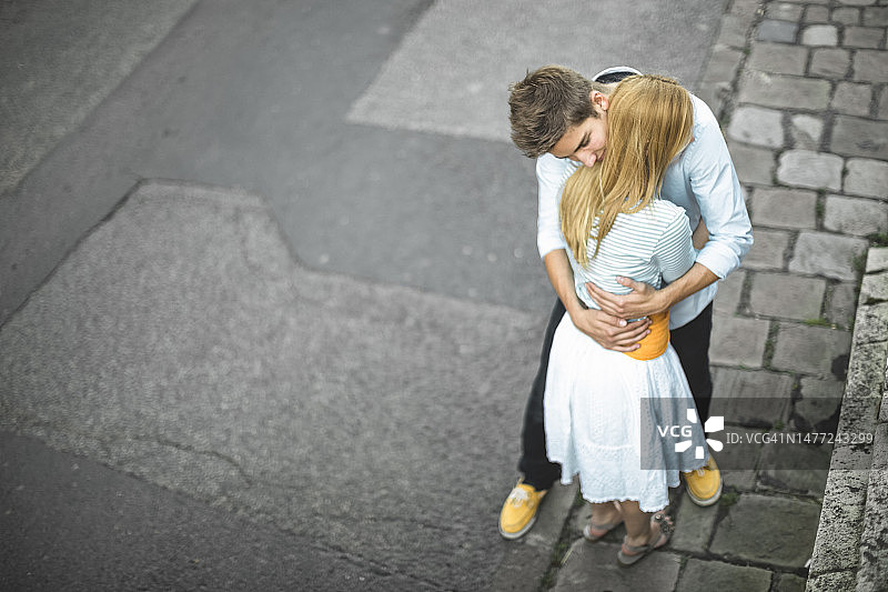 年轻情侣在一起图片素材