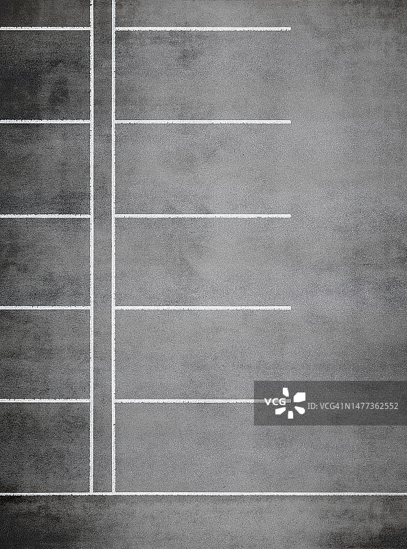 俯视的空停车场图片素材