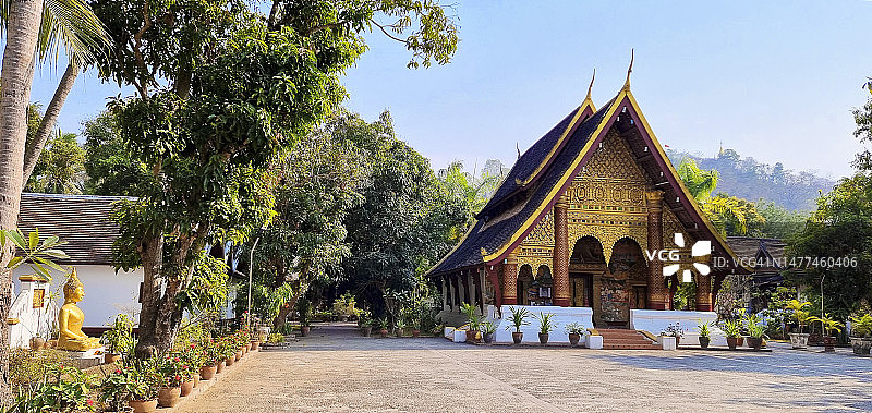 老挝琅勃拉邦市的西蒙寺图片素材