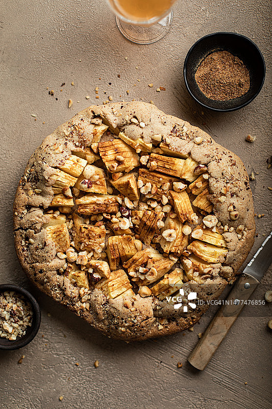 自制苹果榛子派图片素材