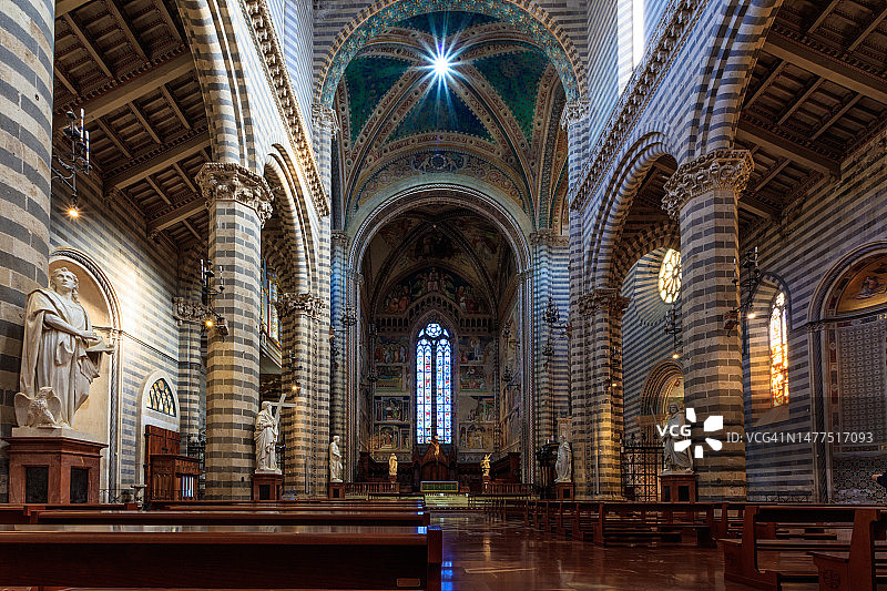 意大利奥尔维耶托主教座堂内部图片素材