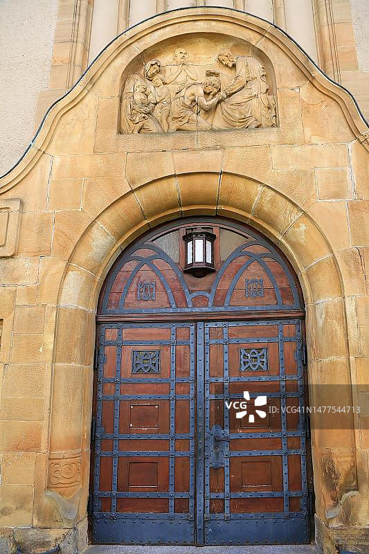 德国巴登-符腾堡州阿尔布斯塔特埃宾根圣马丁教堂图片素材