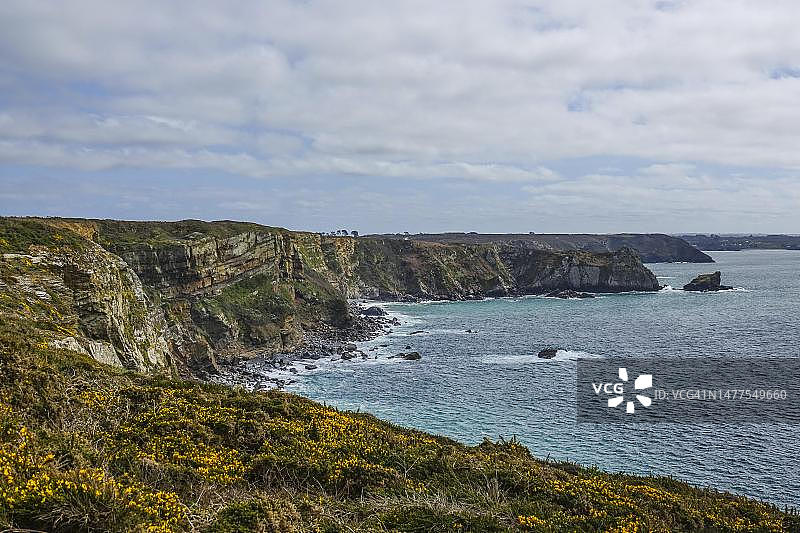 法国布列塔尼大区罗斯卡恩韦勒角岬要塞悬崖图片素材