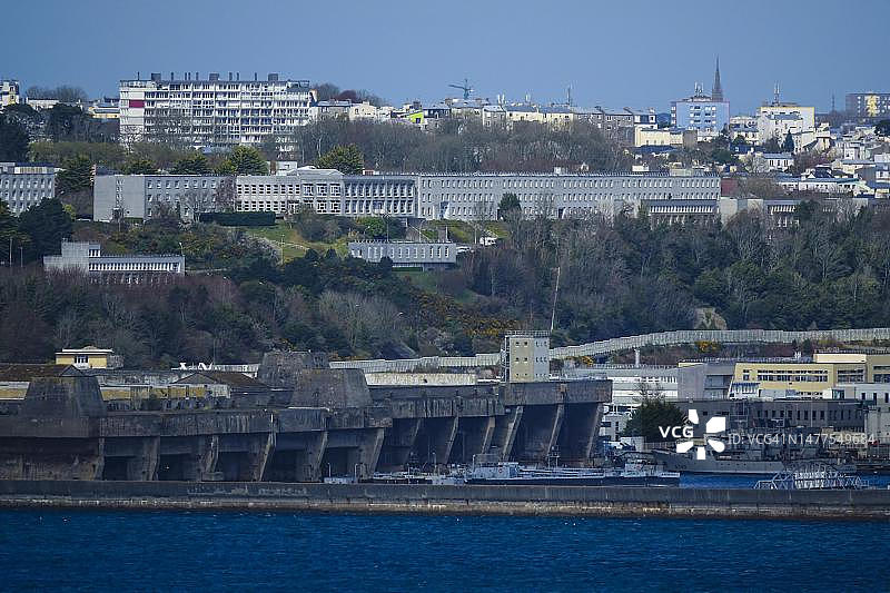 从罗斯坎韦尔的西班牙角眺望海湾，布雷斯特二战最大地堡所在地图片素材
