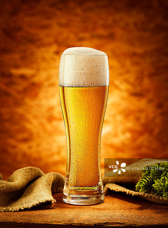 啤酒杯特写图片素材