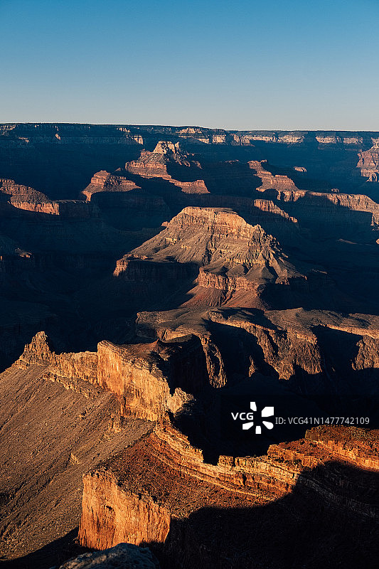 日落前光影交错的大峡谷图片素材