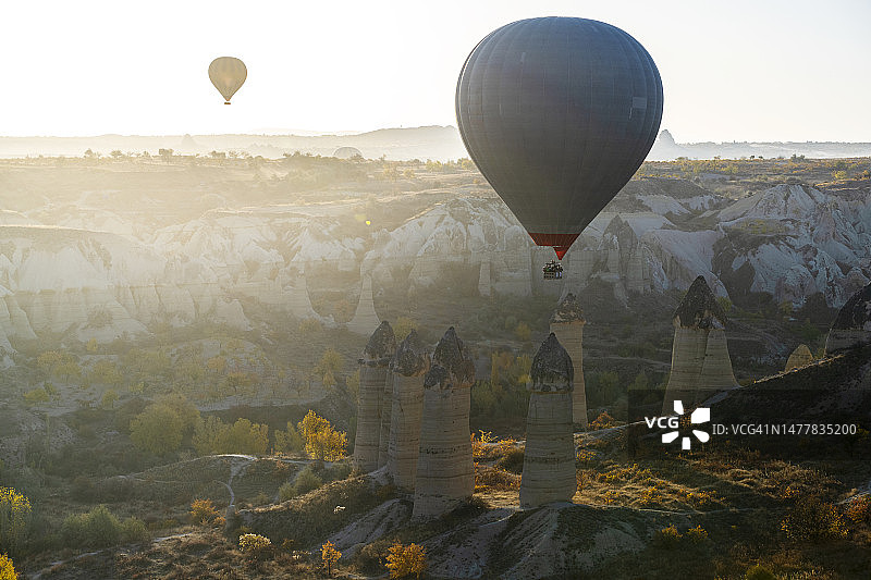 卡帕多奇亚山谷日出图片素材