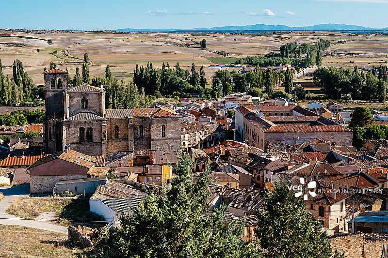 Peñaranda de Duero从Peñaranda城堡鸟瞰。图片素材