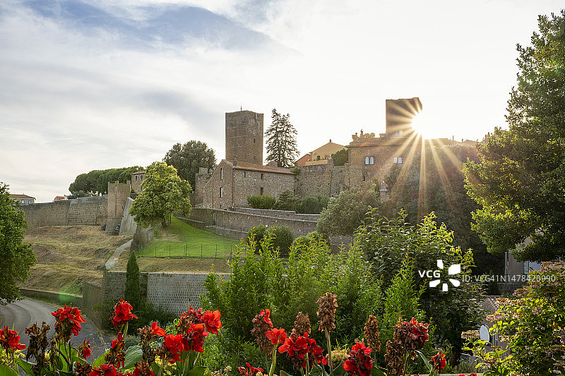 意大利拉齐奥图斯卡尼亚拉韦洛塔日落图片素材