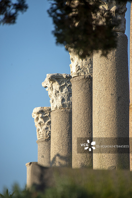 比布鲁斯考古遗址的罗马柱廊，黎巴嫩图片素材