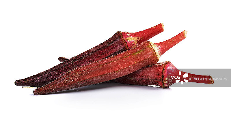 白色背景上的干红辣椒特写图片素材