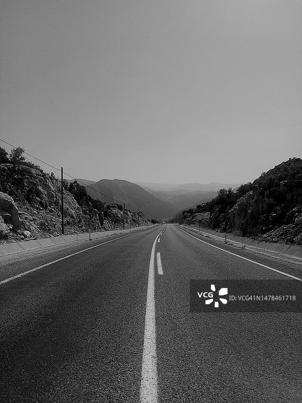 土耳其安塔利亚的空旷道路图片素材