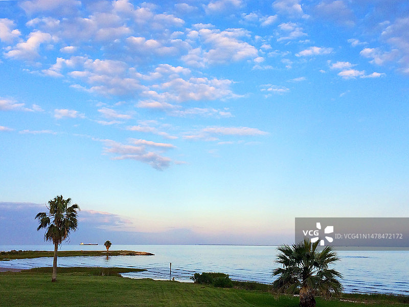 黄昏时分的德克萨斯州希布鲁克加尔维斯顿湾图片素材