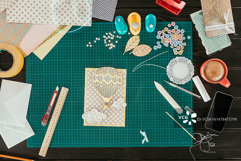 罗马桌面物品俯视图图片素材