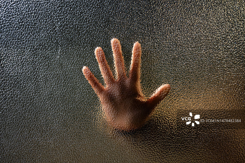 都市之光：触碰夜晚的手图片素材