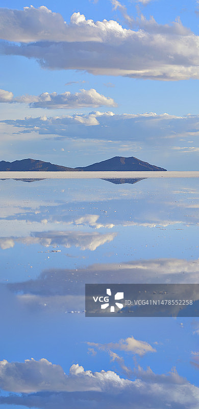 乌尤尼盐湖倒影（大画幅）图片素材