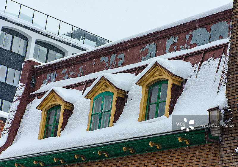魁北克市大雪纷飞的沉重早晨图片素材
