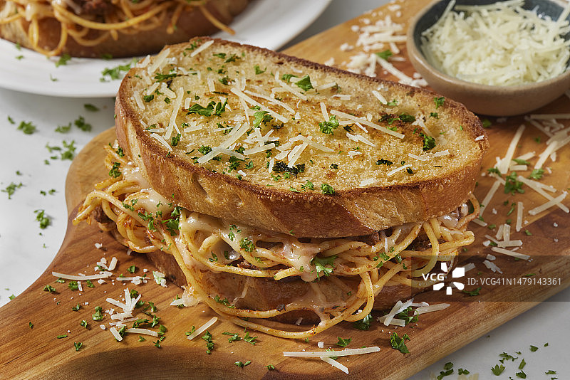 意面烤奶酪三明治图片素材