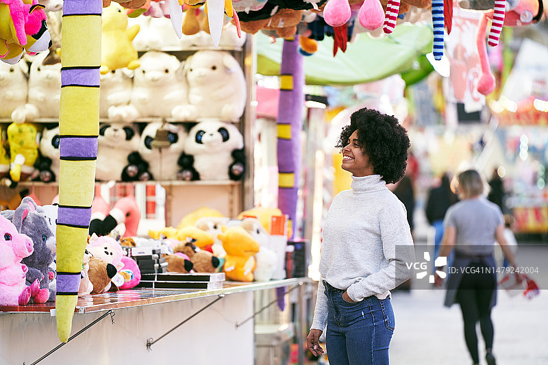 集市上的非洲女人图片素材