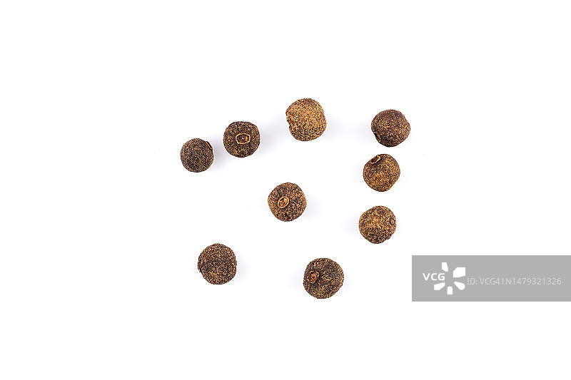 白色背景下的黑胡椒图片素材