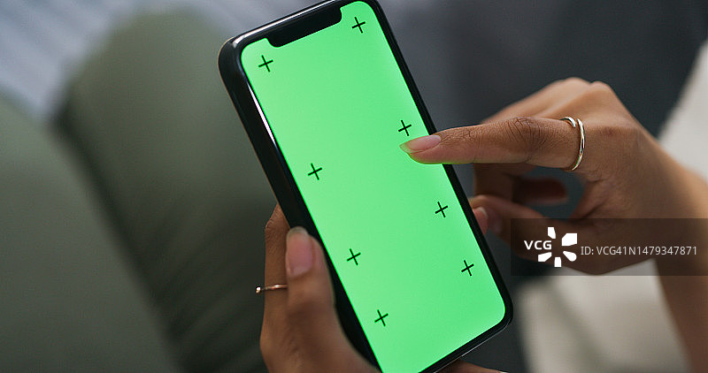 手机绿色屏幕样机，用于展示通讯App或网站信息图片素材