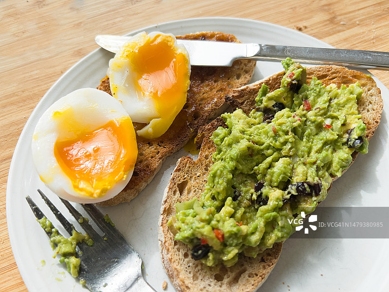 鸡蛋牛油果吐司早餐图片素材