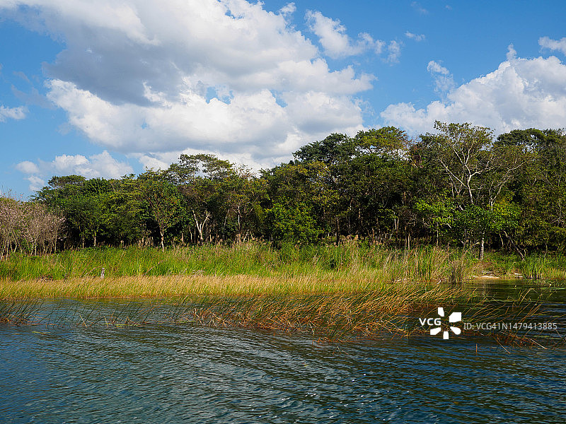 危地马拉的Petén Itzá湖图片素材