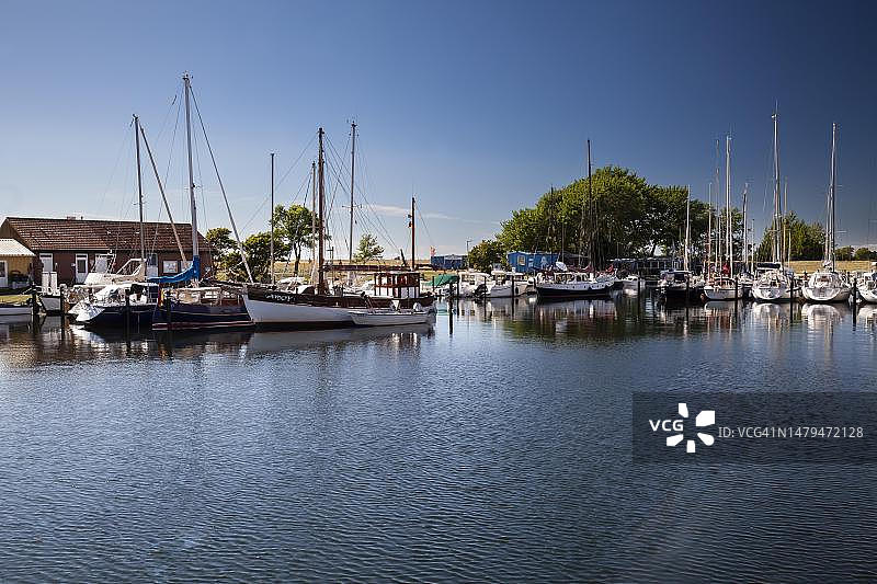 德国费马恩岛奥尔特港帆船图片素材