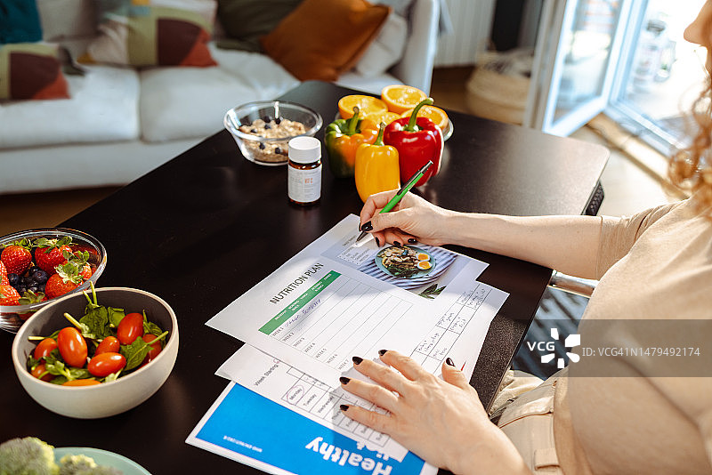 保持均衡的饮食。健康饮食理念图片素材