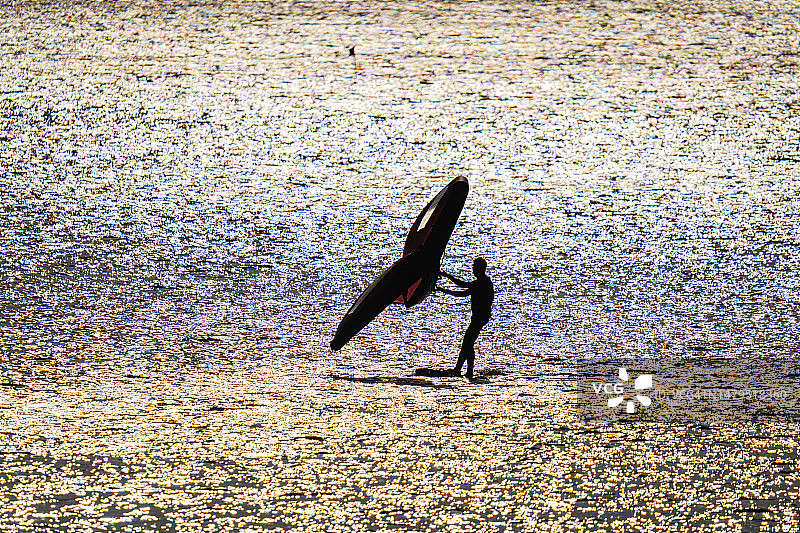 日本神奈川的日落海滩图片素材
