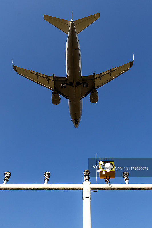 飞机着陆图片素材