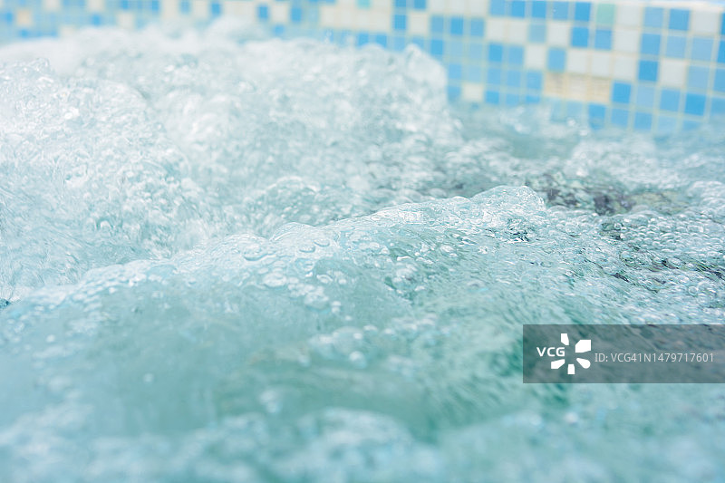 绿松石色热水浴缸水面背景侧视图图片素材