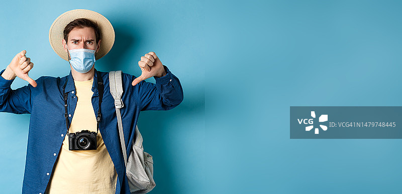 新冠疫情下失望的游客与夏日假期图片素材