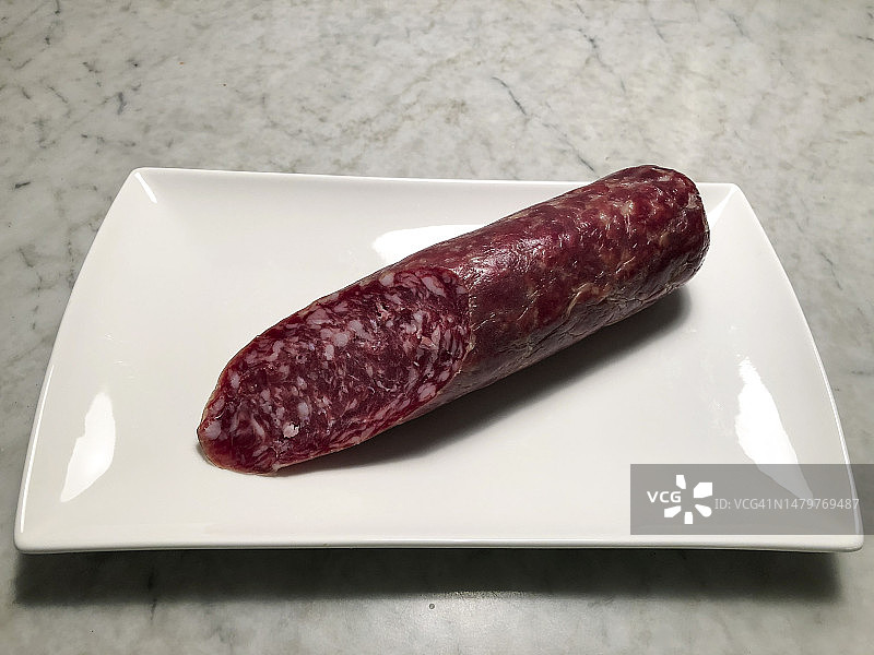 意大利萨拉米香肠切片特写图片素材