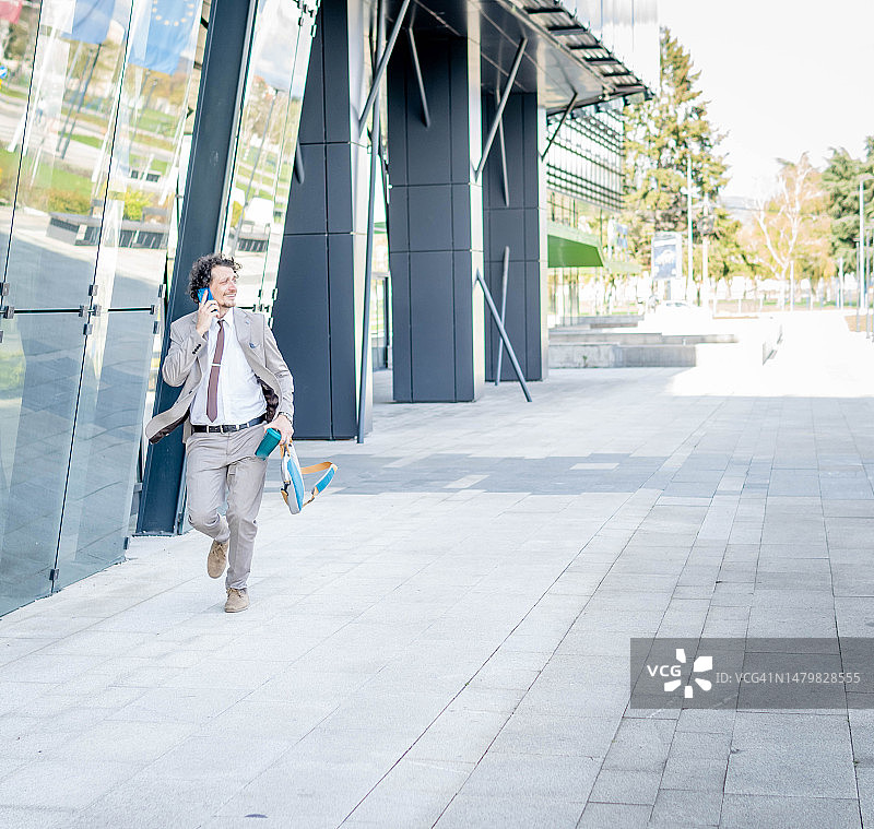 准时上班图片素材