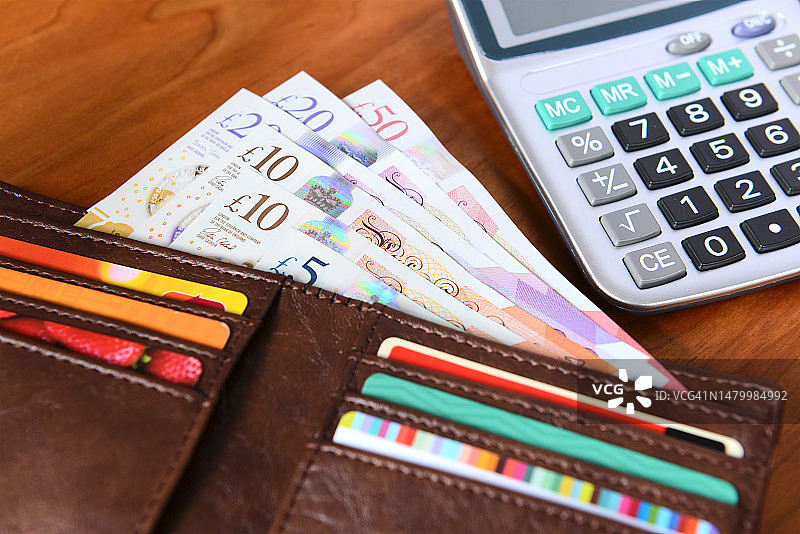 钱包里的英镑纸币图片素材