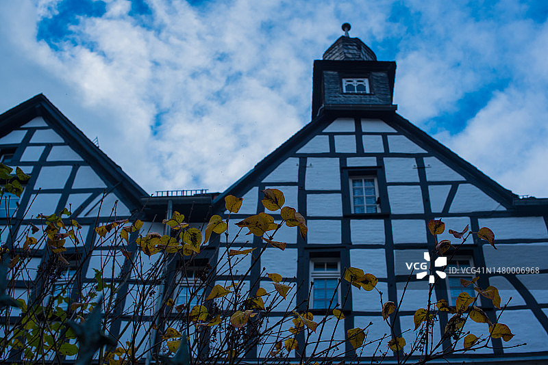 半木结构房屋图片素材