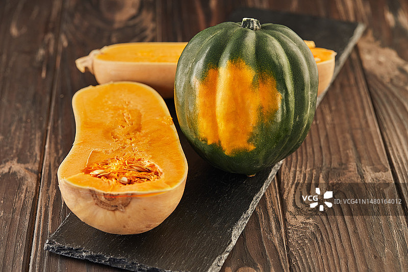 罗马尼亚餐桌上的南瓜特写图片素材