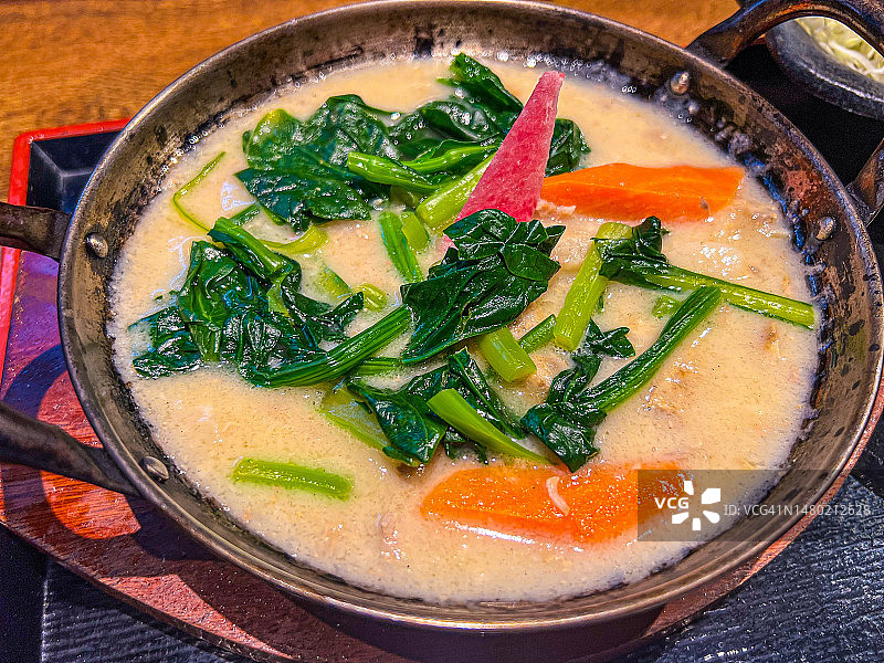 奶油菠菜炖猪肉图片素材